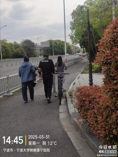 骑车.png